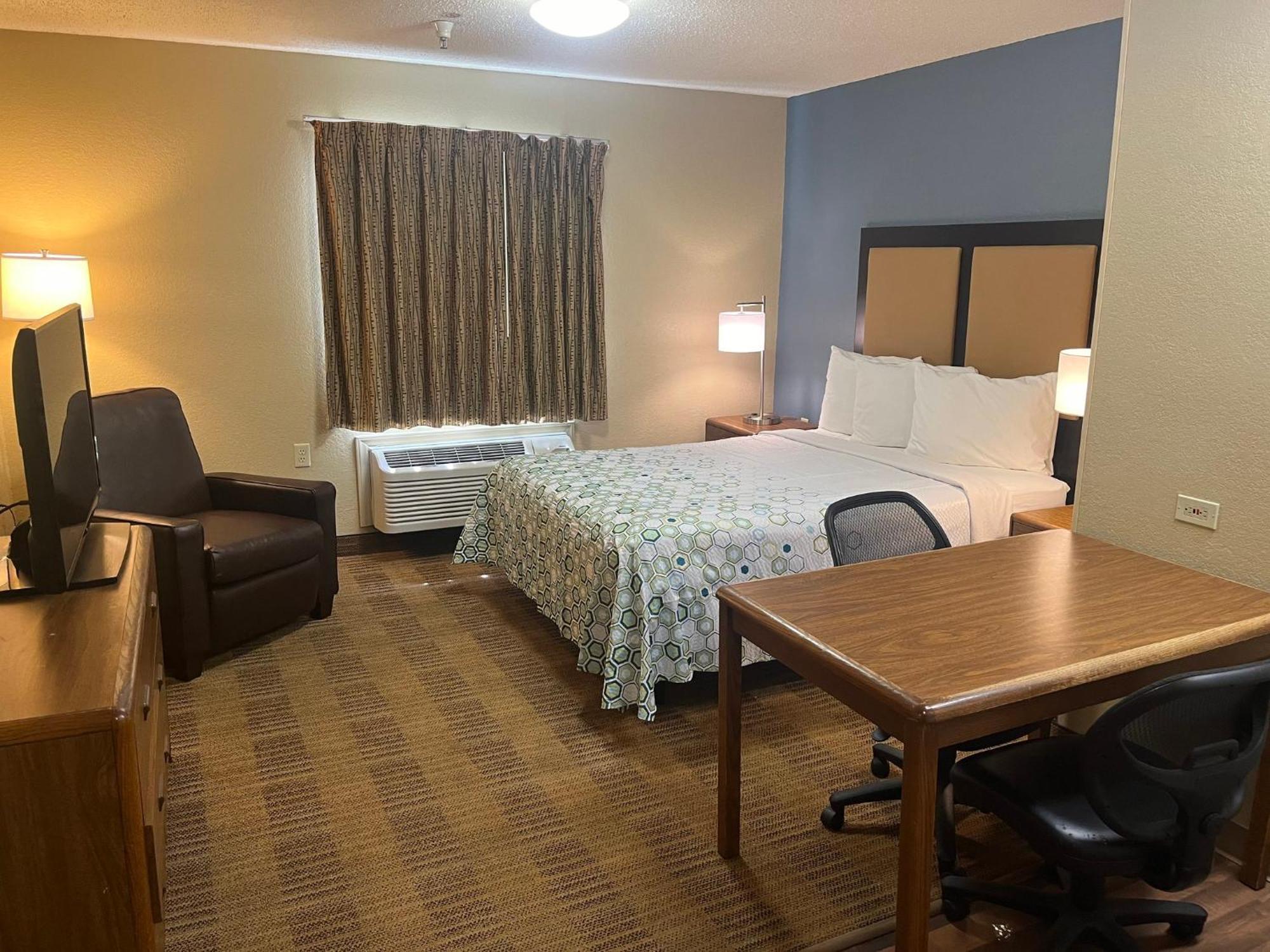 เอ็กซ์เทนด์ สเตย์ อเมริกา กรีนส์โบโร เวนโดเวอร์อเวนิว Hotel ภายนอก รูปภาพ