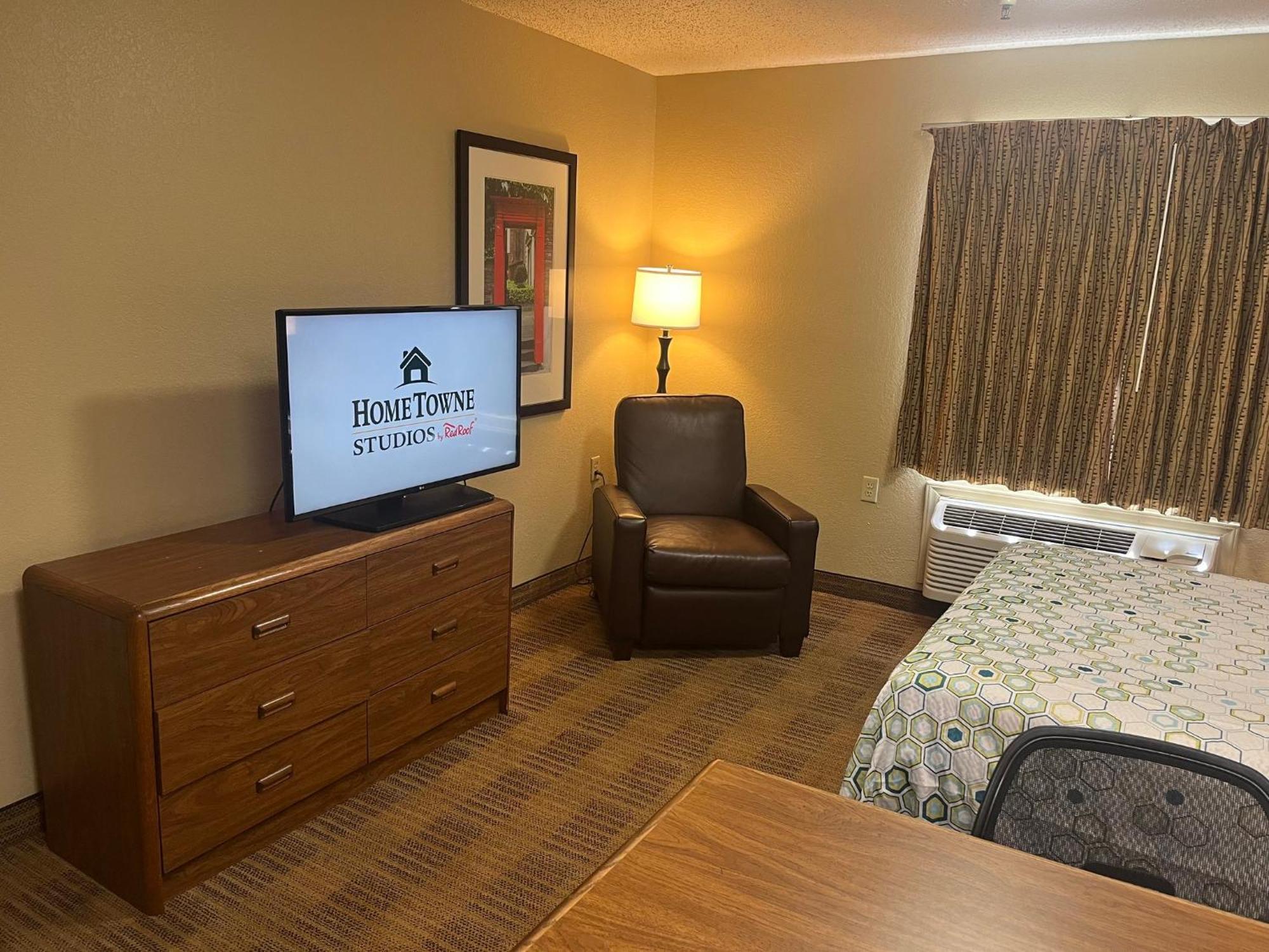 เอ็กซ์เทนด์ สเตย์ อเมริกา กรีนส์โบโร เวนโดเวอร์อเวนิว Hotel ภายนอก รูปภาพ