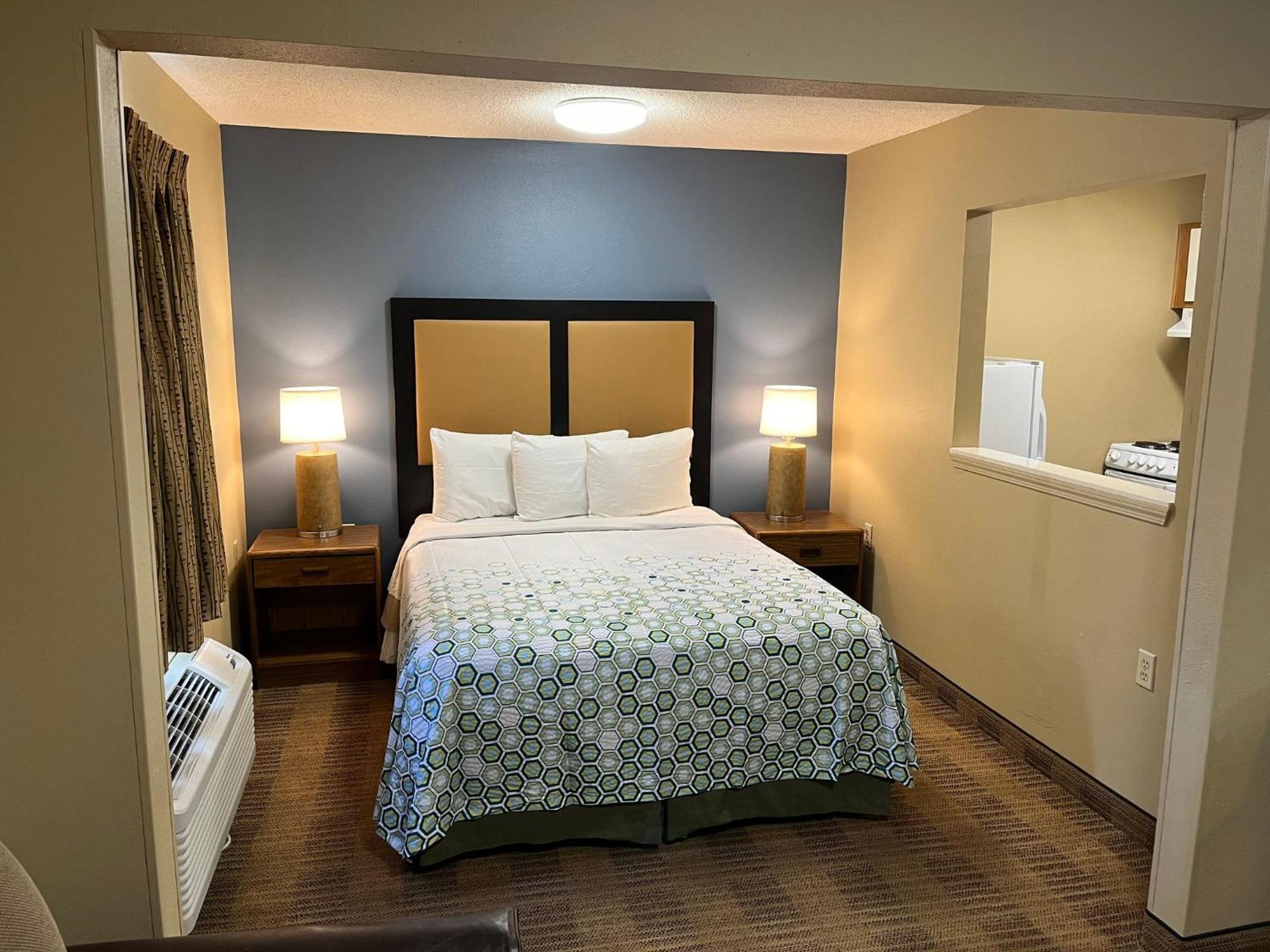 เอ็กซ์เทนด์ สเตย์ อเมริกา กรีนส์โบโร เวนโดเวอร์อเวนิว Hotel ภายนอก รูปภาพ