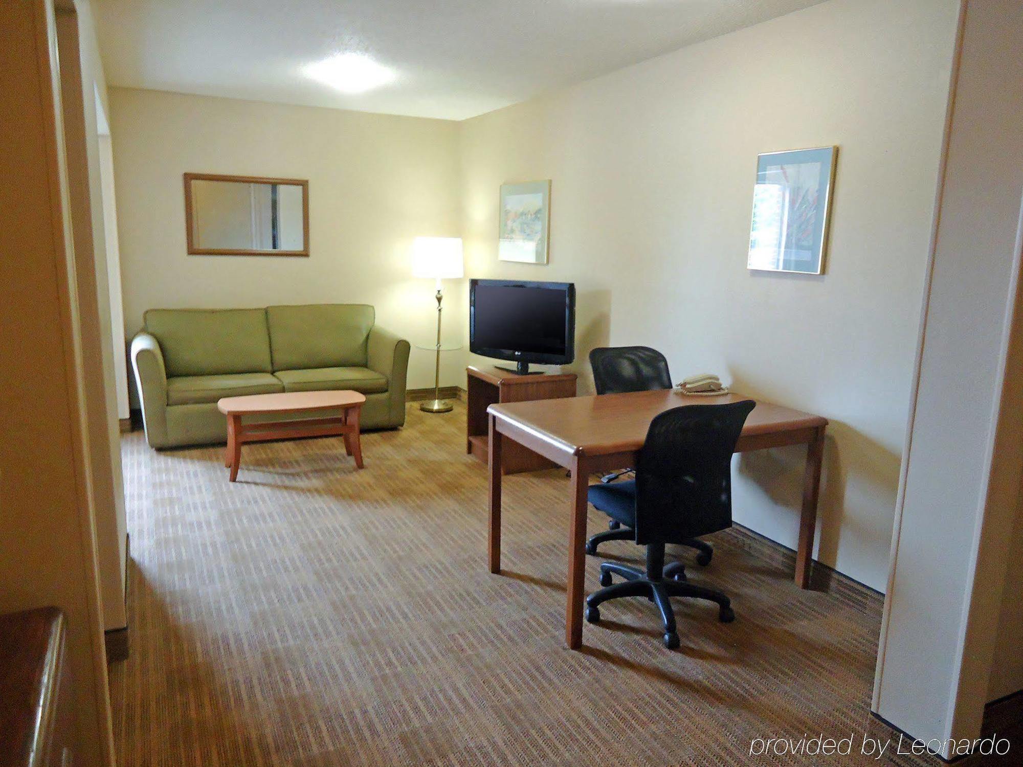 เอ็กซ์เทนด์ สเตย์ อเมริกา กรีนส์โบโร เวนโดเวอร์อเวนิว Hotel ภายนอก รูปภาพ